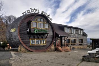 Restaurace Obří sud ( © Radovan Smokoň 11/2012)