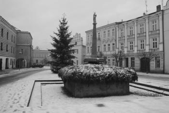 Kašna od východu ( © Ivan Grisa 12/2009)