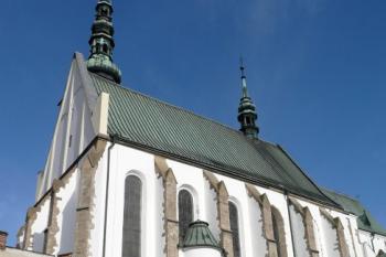 západní průčelí kostela od jihozápadu ( © Jan P. Štěpánek 11/2009)