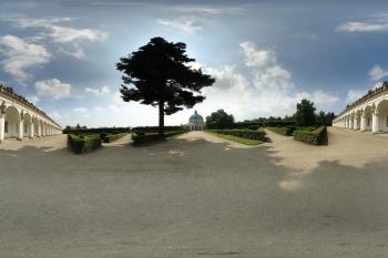 Květná zahrada u promenády ( © Jiří Čížek 08/2011)