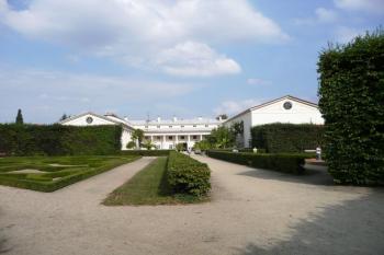 celkový pohled na vstupní pavilon Květné zahrady ( © Jan P. Štěpánek 08/2008)