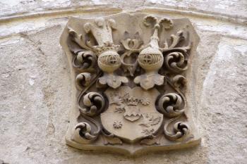 Detail erbu nad vstupem (© Lukáš Pechánek, 10/2010)