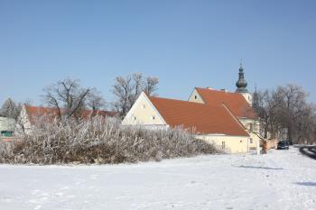 areál fary a kostel (© Luděk Vláčil 02/2021)