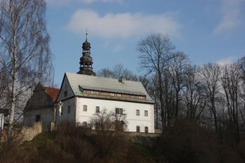 Bývalá fara od jihozápadu ( © Ivan Grisa 11/2011)