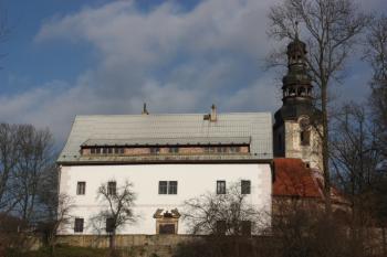 Bývalá fara od jihu ( © Ivan Grisa 11/2011)