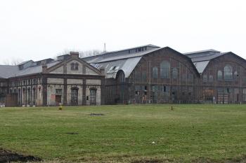 Stará elektrárna spolu se zachovalým tzv. Dvojhalím ( © Jan P. Štěpánek 02/2007)