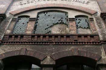 Budova elektrocentrály – detail architektury (© Miroslav BITTER 09/2006)
