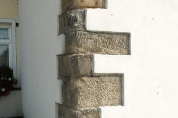 Detail nároží věže (© Miroslav BITTER 09/2006)