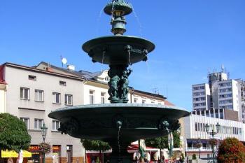 Kašna na hlavním náměstí ve Fryštátě (dnešní Karviné) ( © Jan P. Štěpánek 09/2007)