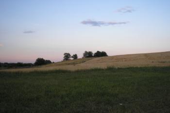 pohled na místa, kde opevnění končilo ( © Ondřej Štěpánek 09/2006)