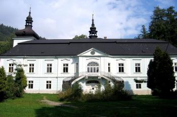 Zámek se zahradním schodištěm ( © Pavel Vítek 09/2006)