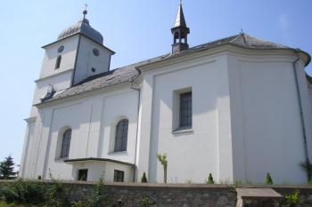 pohled na kostel od východu ( © Ondřej Štěpánek 09/2006)