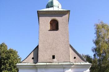 Vstupní, západní průčelí kostela ( © Jan P. Štěpánek 09/2006)