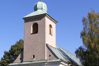 Čelní pohled na kostel od jihozápadu ( © Jan P. Štěpánek 09/2006)
