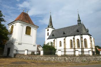kostel a zvonice ( © Milan Caha 09/2009)