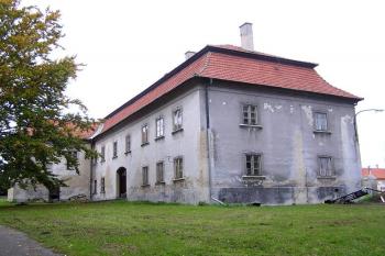 zámek od jihu ( © Jan P. Štěpánek 10/2007)