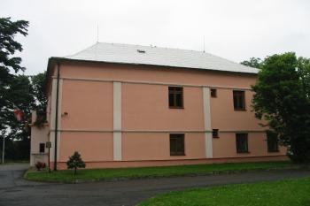 zámek od jz. (© D Dohňanský, 08/2014)