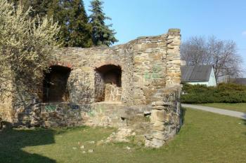 Interiér jedné z polookrouhlých bašt, která se nachází v severovýchodní linii opevnění. ( © Miroslav BITTER 03/2008)