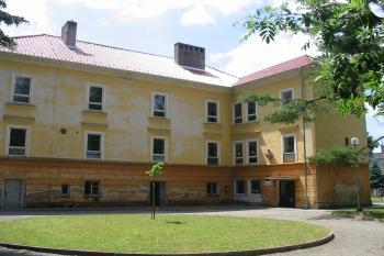 sev. vnitřní nároží zámku (© D Dohňanský, 06/2015)