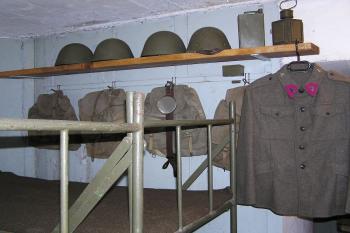 Ubikace posádky objektu MO-2 19 V aleji (© Jan P. Štěpánek, 09/2006)