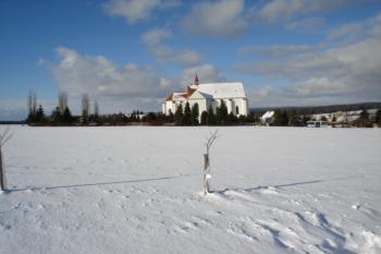Kostel Narození Panny Marie v zimě (© Jan Celý, 10/2006)