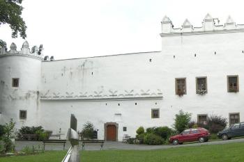 Panorama severního, vstupního průčelí (© Jan P. Štěpánek, 08/2006)