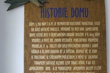 Dům U měsíčka (© Ivo Rozehnal, 09/2006)
