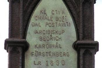 Detail pamětního nápisu při patě kříže (© Jan P. Štěpánek, 09/2006)