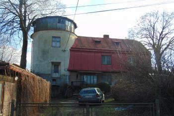 Čelní průčelí zámečku (© Dušan Dohňanský  12/2023)