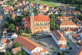 Kostel Nanebevzetí Panny Marie (© Zdeněk Fiedler, 07/2012)