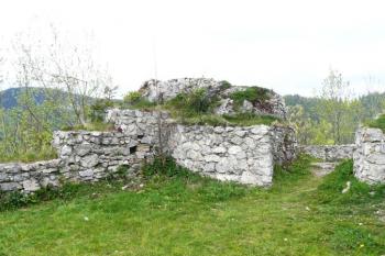 vstupní část paláce z nádvoří horního hradu ( © Jan P. Štěpánek 05/2008)