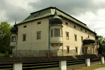 Zámek od jihozápadu ( © Jan P. Štěpánek 08/2006)