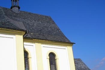 kostel Povýšení sv. Kříže ( © Ondřej Štěpánek 10/2006)