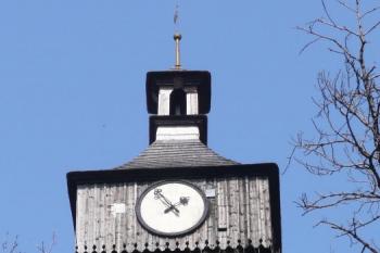 pohled na věž z ulice Horní Bašta ( © Jan P. Štěpánek 04/2009)