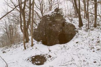 Zbytek paláce (2003 ©Šemík)
