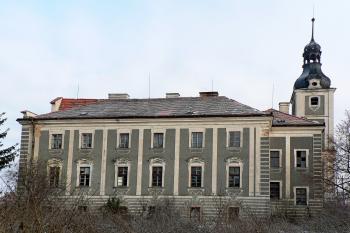Zámek TUpadly (© Pavel Jarý, 12/2012)