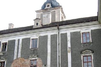 Zámecké nádvoří ( © Pavel Vítek 10/2006)