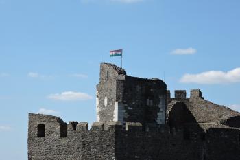 Hrad Hollókő (© aleshwarrior, 07/2017)