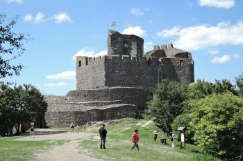 Hrad Hollókő (© aleshwarrior, 07/2017)