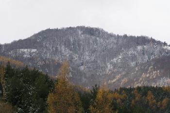 pohled na vrchol Znievu s hradem od Kláštora pod Znievom ( © Jan P. Štěpánek 11/2007)