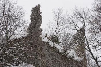 Dolní hrad od jihovýchodu ( © Jan P. Štěpánek 11/2007)