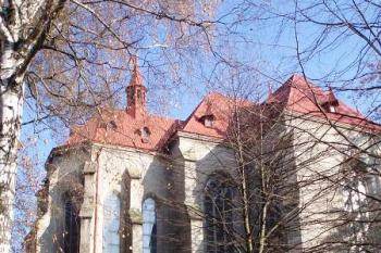 Pohled na presbyteriální část od jihozápadu ( © Jan P. Štěpánek 11/2006)