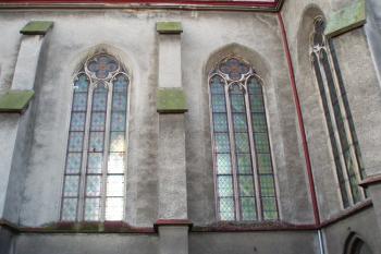 Detail části severní fasády ( © Jan P. Štěpánek 11/2006)