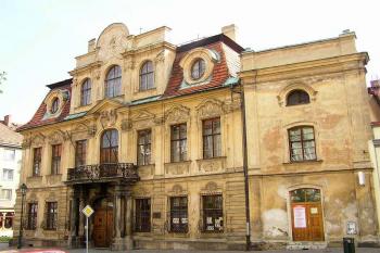 Hlavní průčelí Blücherova paláce ( © Jan P. Štěpánek 10/2006)