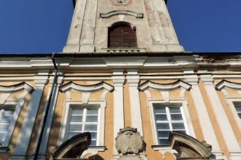 průčelí vstupní věž ( © Jan P. Štěpánek 06/2014)