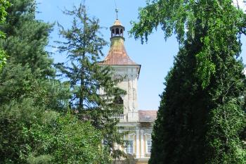 vlastní příchod k zámku (© D Dohňanský, 06/2015)