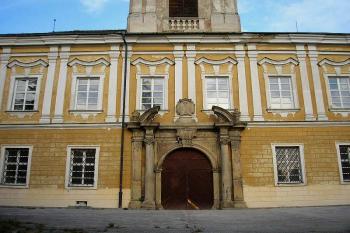 hlavní průčelí zámku ( © Ondřej Štěpánek 10/2006)
