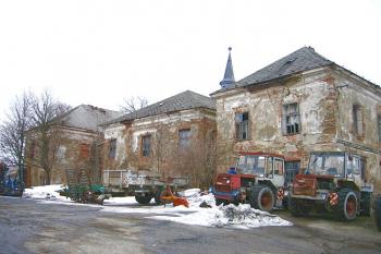 Pohled na zámek ze zámeckého dvora (© Pavel Vítek, 11/2006)