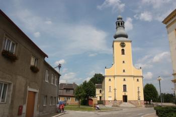 Kostel od západu ( © Ivan Grisa 06/2010)