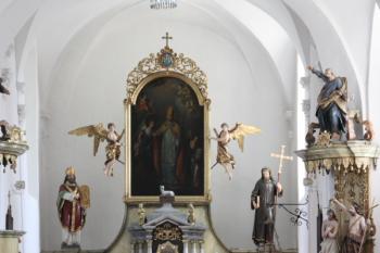 Průhled k hlavnímu oltáři ( © Ivan Grisa 06/2010)